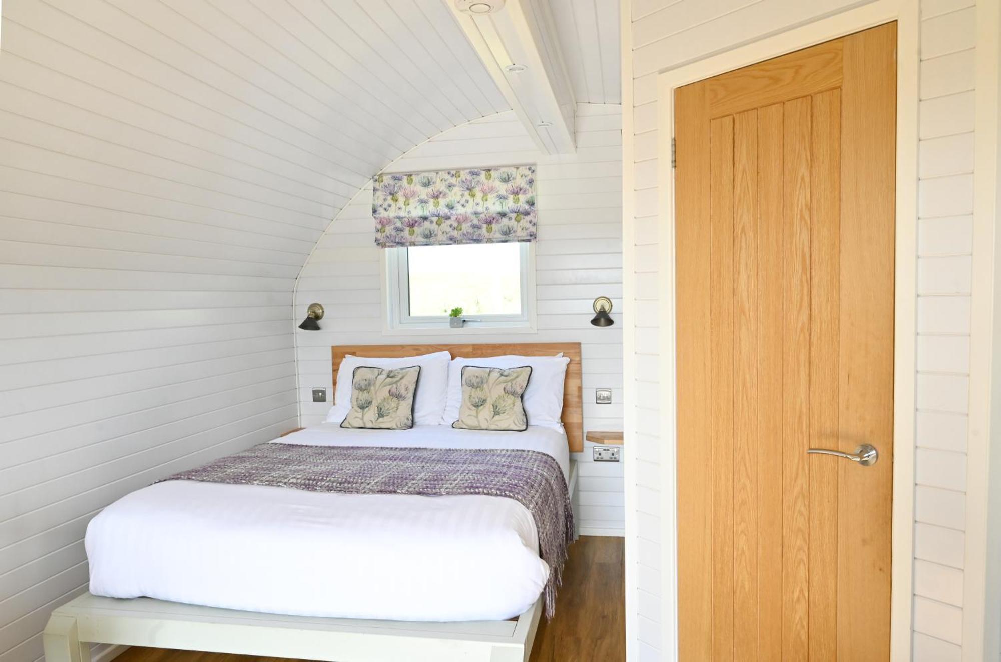 Luxury Glamping Pods - The Heft & The Hirsel Apartment Glasgow Exterior photo